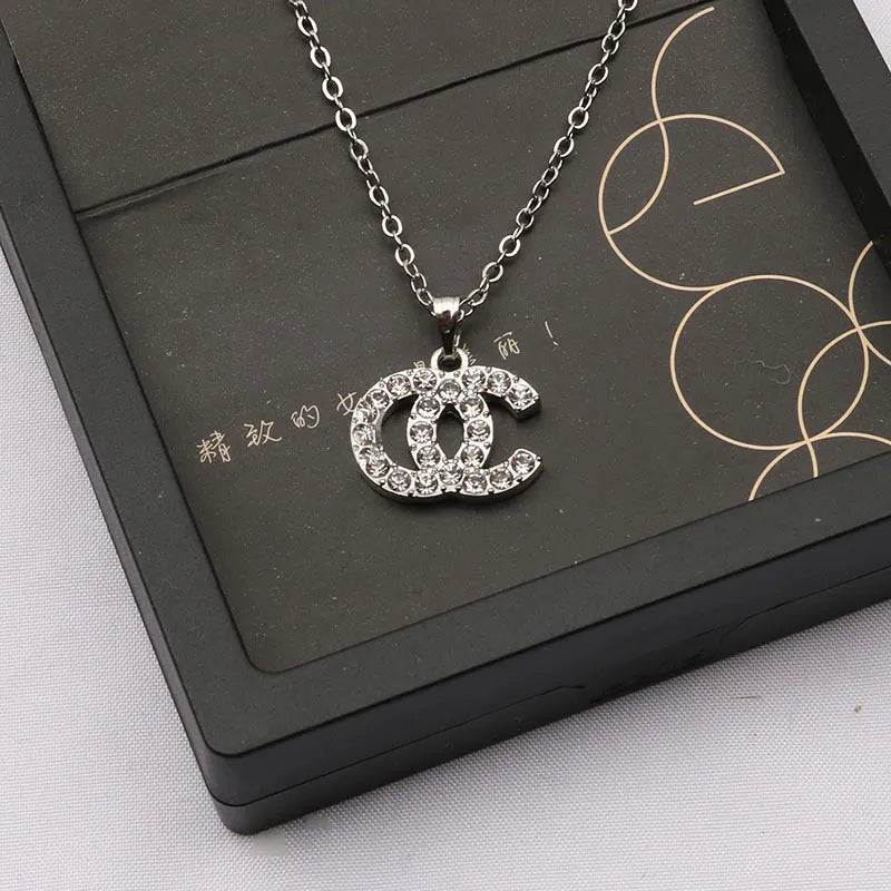 Wholesale Luxury Designer Brand 2023 Necklaces Chain 18K Gold Plated Crysatl Rhinestone Sweater Newklace for Women Wedding
