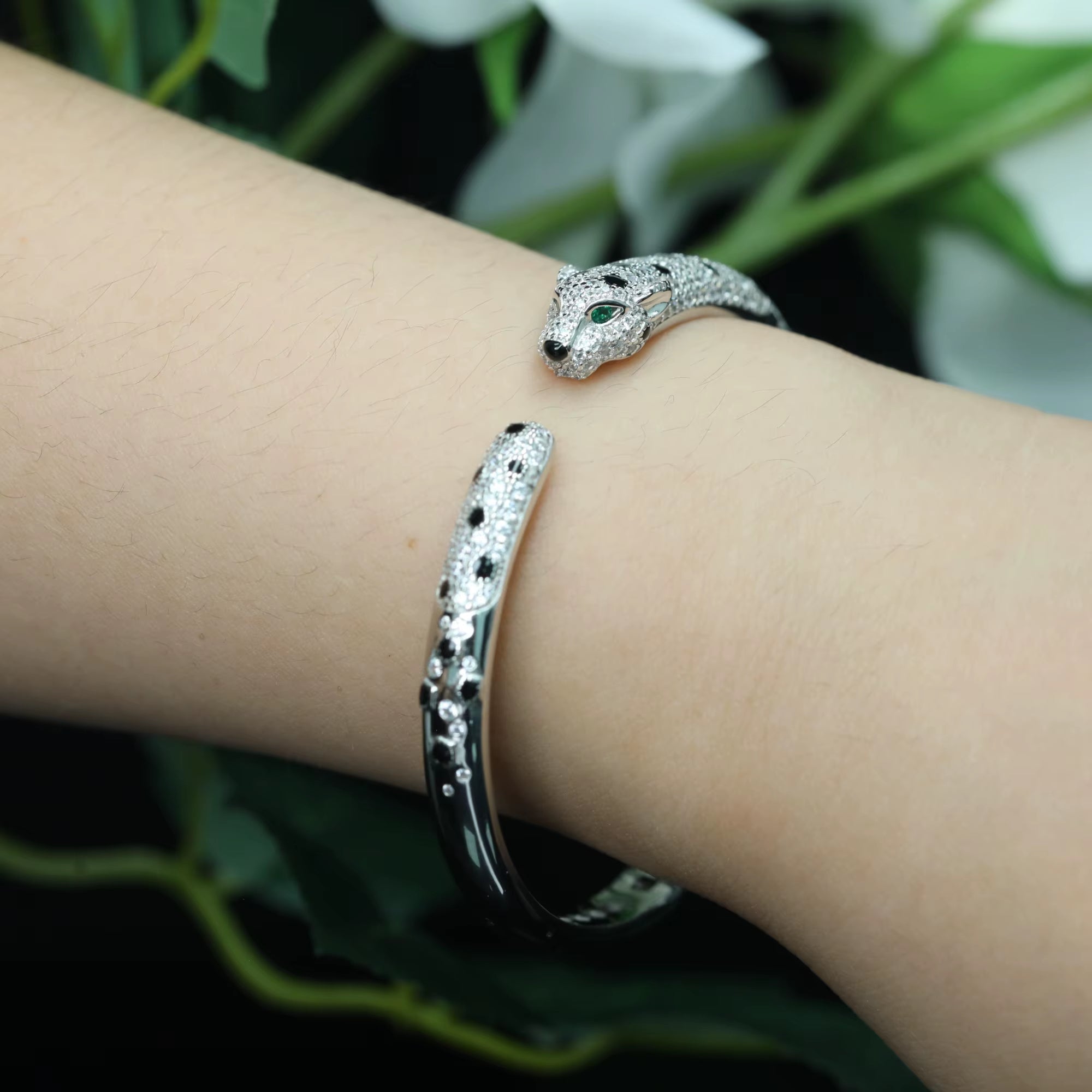 Wholesale Luxury Fashion 925 Silver Leopard Pattern Bracelet Women Flexible Animal Diamond Jewelry Bracelet for Wedding